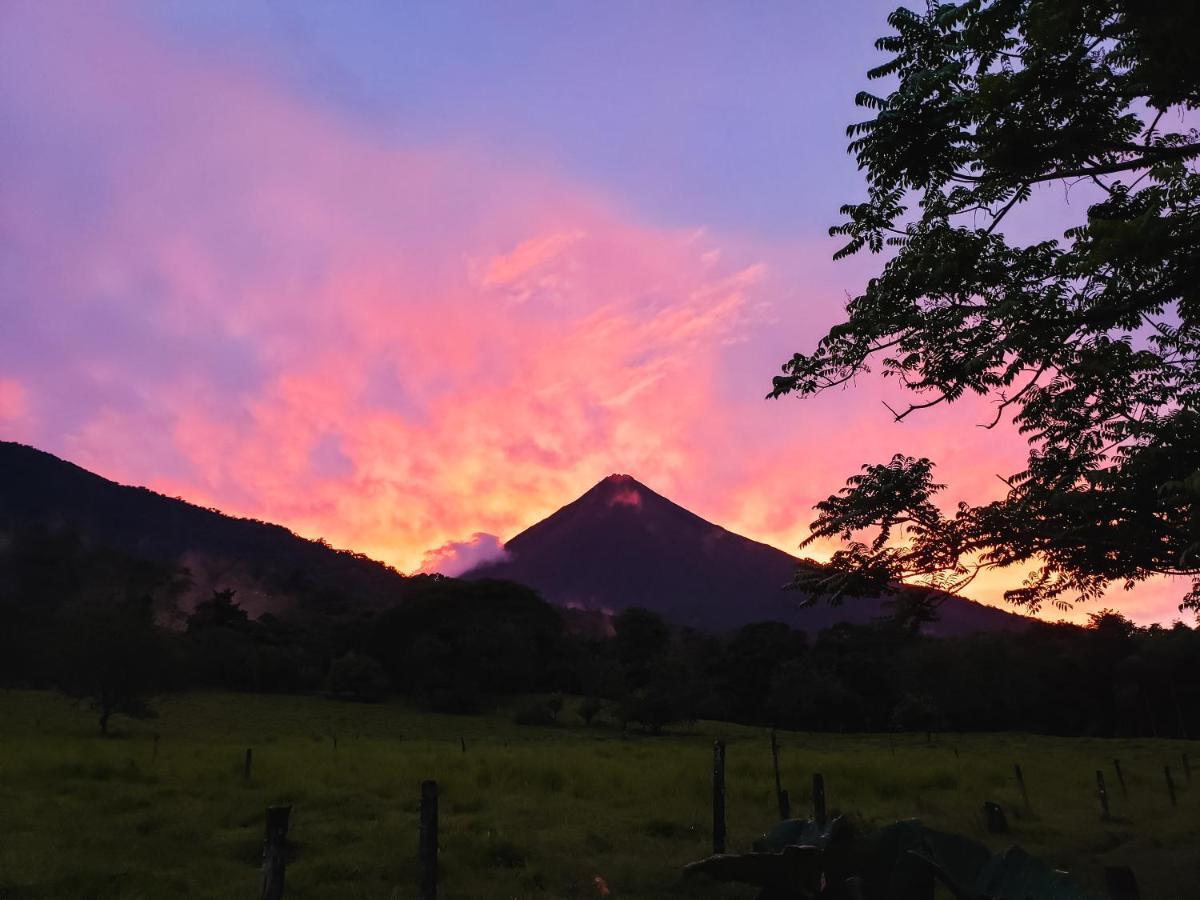 Flora Glamping De Abuela Villa La Fortuna ภายนอก รูปภาพ