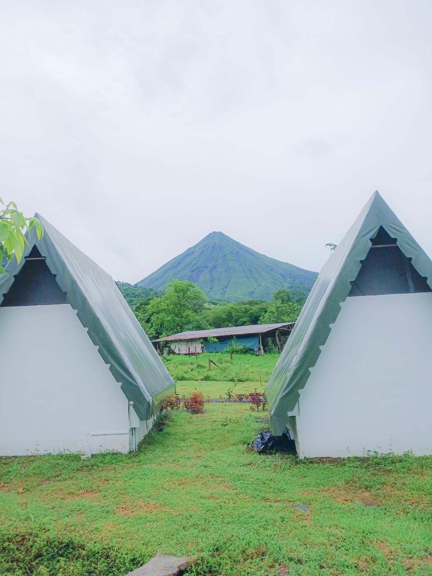 Flora Glamping De Abuela Villa La Fortuna ภายนอก รูปภาพ